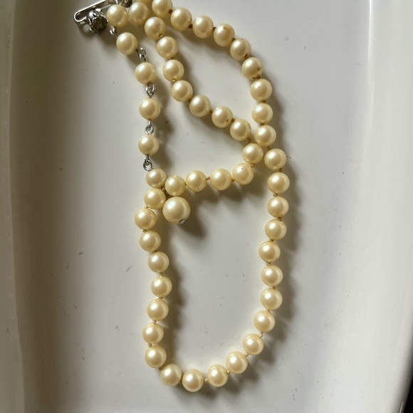 Vintage Pearl Rhinestone Choker Necklace - Picture 5 of 6